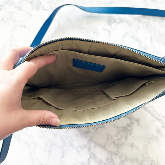 Tumi Prism Royal Blue Leather Tech iPad Mini Tablet Crossbody Bag - Picture 9 of 15